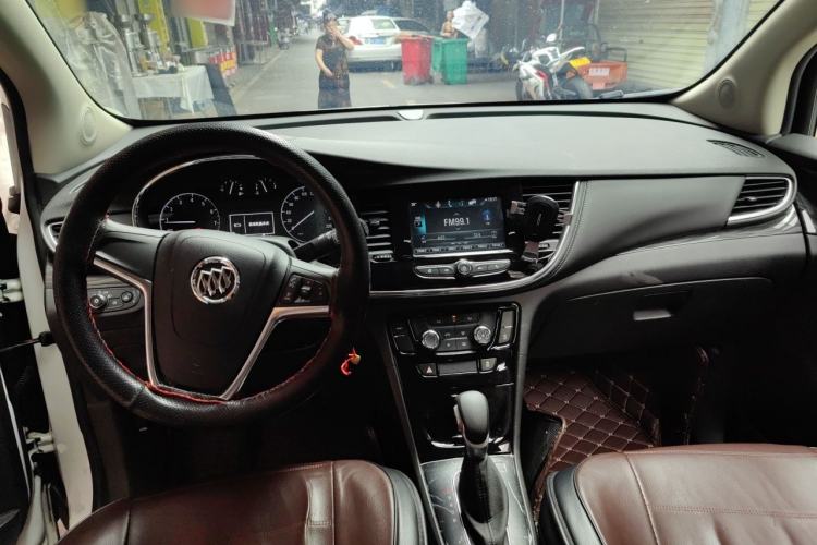 Used Buick Encore 2018 18T Automatic Two-Wheel Drive Urban Leading Model Center Console