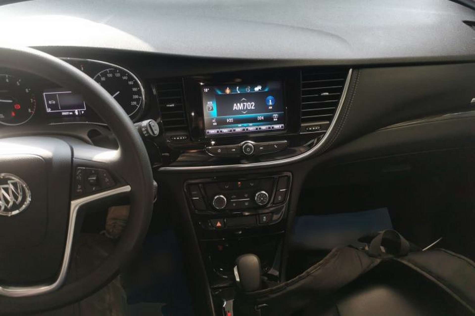 Used Buick Encore 2018 18T Automatic Two-Wheel Drive Urban Leading Model Center Console