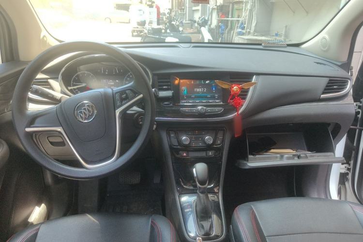 Used Buick Encore 2018 18T Automatic Two-Wheel Drive Urban Leading Model Center Console