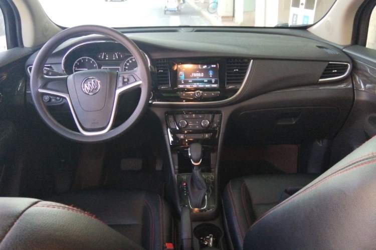 Used Buick Encore 2018 18T Automatic Two-Wheel Drive Urban Fashion Model Center Console