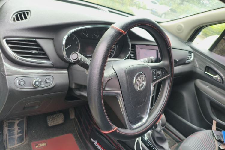 Used Buick Encore 2018 18T Automatic Two-Wheel Drive Urban Leading Model Center Console