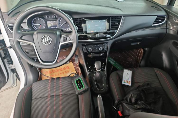 Used Buick Encore 2018 18T Automatic Two-Wheel Drive Urban Leading Model Center Console