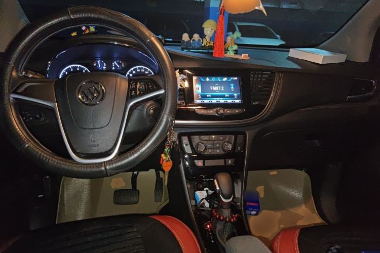 Used Buick Encore 2018 18T Automatic Two-Wheel Drive Urban Leading Model Center Console