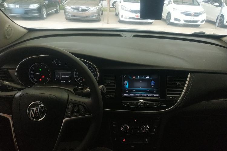 Used Buick Encore 2018 18T Automatic Two-Wheel Drive Urban Leading Model Center Console