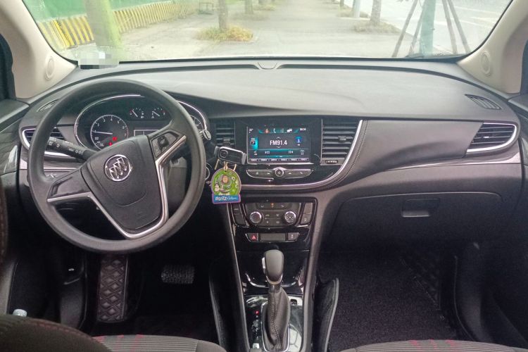 Used Buick Encore 2018 18T Automatic Two-Wheel Drive Urban Fashion Model Center Console