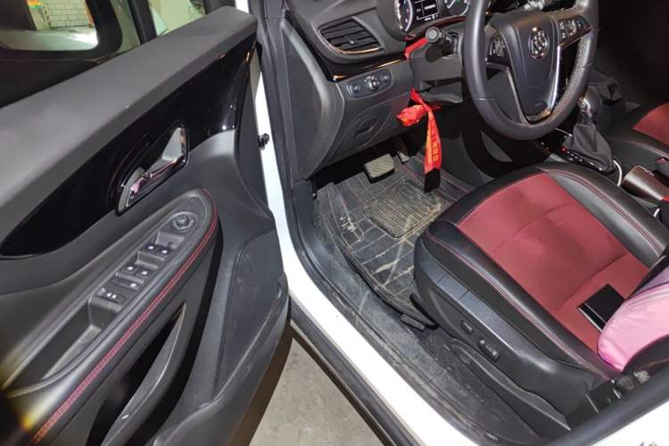 Used Buick Encore 2018 18T Automatic Two-Wheel Drive Urban Elite Model Driver Seat