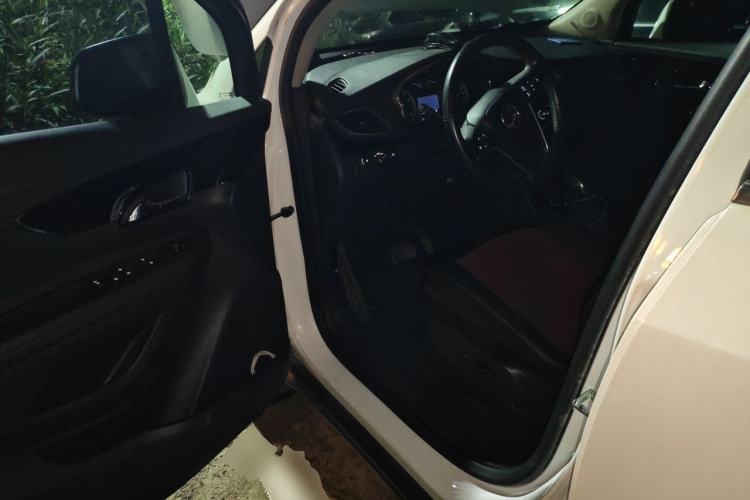 Used Buick Encore 2018 18T Automatic Two-Wheel Drive Urban Elite Model Driver Seat