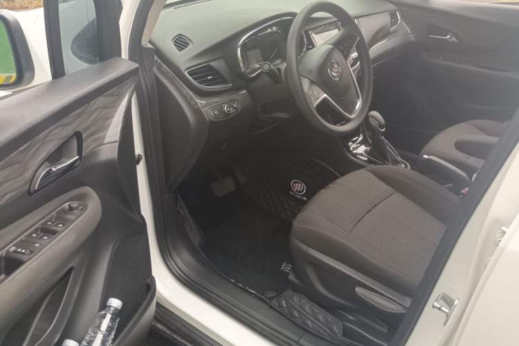 Used Buick Encore 2018 18T Automatic Two-Wheel Drive Urban Fashion Model Driver Seat