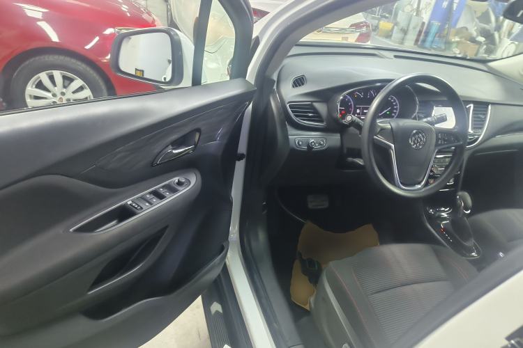 Used Buick Encore 2018 18T Automatic Two-Wheel Drive Urban Fashion Model Driver Seat