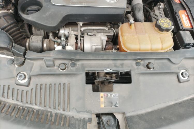 Used Buick Encore 2018 18T Automatic Two-Wheel Drive Urban Leading Model Engine Bay