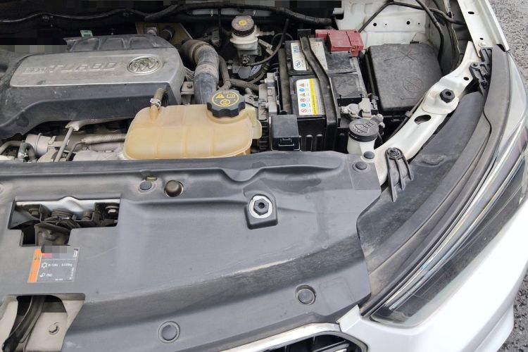 Used Buick Encore 2018 18T Automatic Two-Wheel Drive Urban Leading Model Engine Bay Left