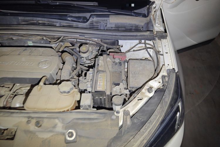 Used Buick Encore 2018 18T Automatic Two-Wheel Drive Urban Leading Model Engine Bay Left