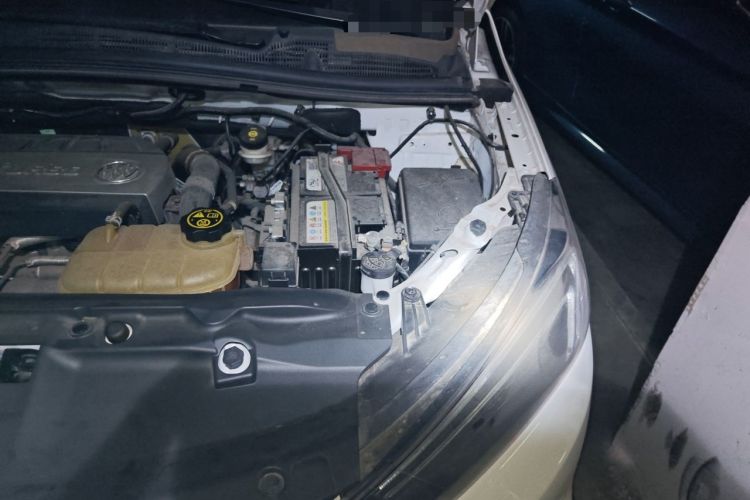 Used Buick Encore 2018 18T Automatic Two-Wheel Drive Urban Leading Model Engine Bay Left