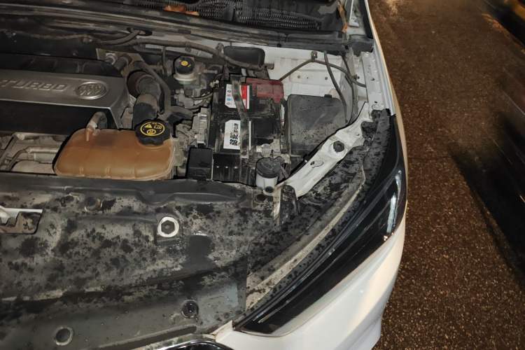 Used Buick Encore 2018 18T Automatic Two-Wheel Drive Urban Leading Model Engine Bay Left