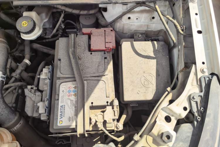 Used Buick Encore 2018 18T Automatic Two-Wheel Drive Urban Leading Model Engine Bay Left