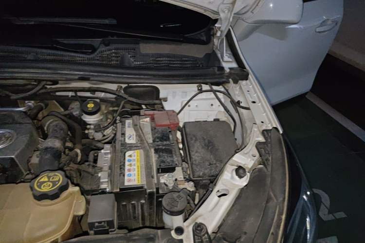 Used Buick Encore 2018 18T Automatic Two-Wheel Drive Urban Leading Model Engine Bay Left