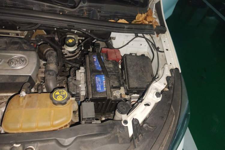 Used Buick Encore 2018 18T Automatic Two-Wheel Drive Urban Leading Model Engine Bay Left