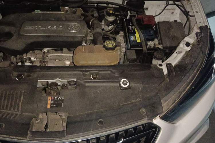 Used Buick Encore 2018 18T Automatic Two-Wheel Drive Urban Fashion Model Engine Bay Left