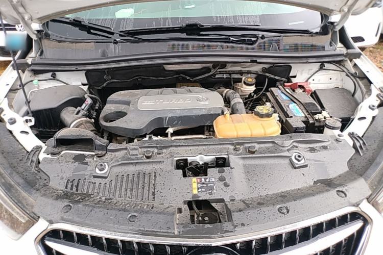 Used Buick Encore 2018 18T Automatic Two-Wheel Drive Urban Fashion Model Engine Bay