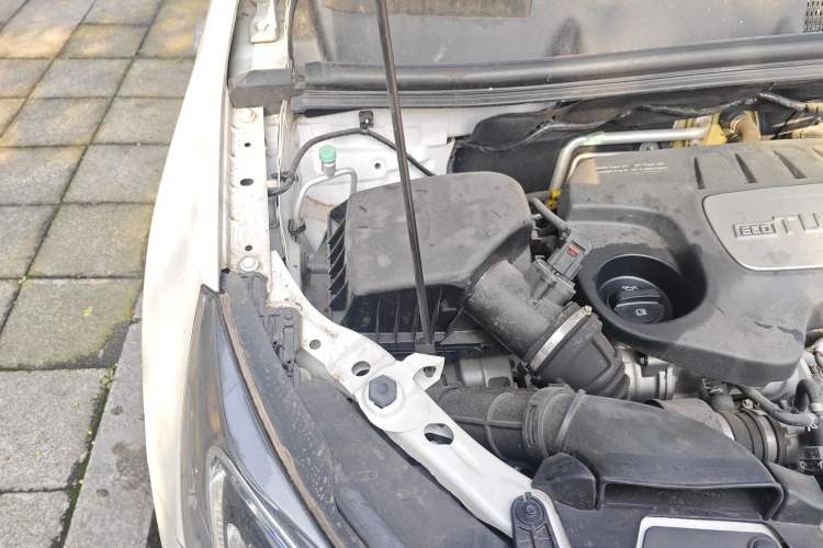 Used Buick Encore 2018 18T Automatic Two-Wheel Drive Urban Leading Model Engine Bay Right