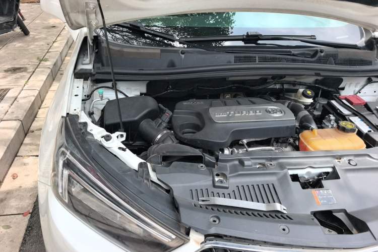 Used Buick Encore 2018 18T Automatic Two-Wheel Drive Urban Leading Model Engine Bay Right