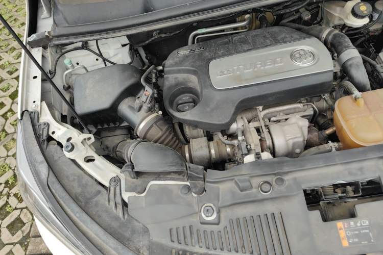 Used Buick Encore 2018 18T Automatic Two-Wheel Drive Urban Leading Model Engine Bay Right