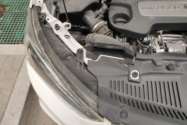 Used Buick Encore 2018 18T Automatic Two-Wheel Drive Urban Leading Model Engine Bay Right