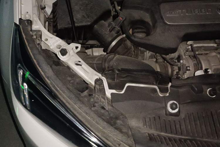 Used Buick Encore 2018 18T Automatic Two-Wheel Drive Urban Fashion Model Engine Bay Right