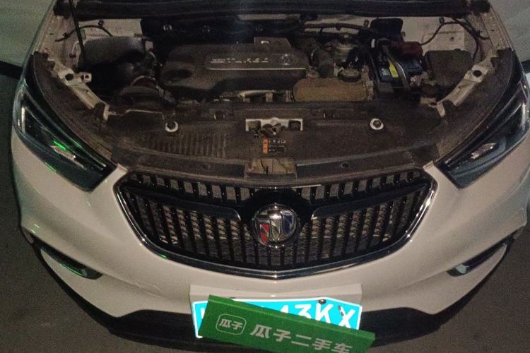 Used Buick Encore 2018 18T Automatic Two-Wheel Drive Urban Fashion Model Engine Bay