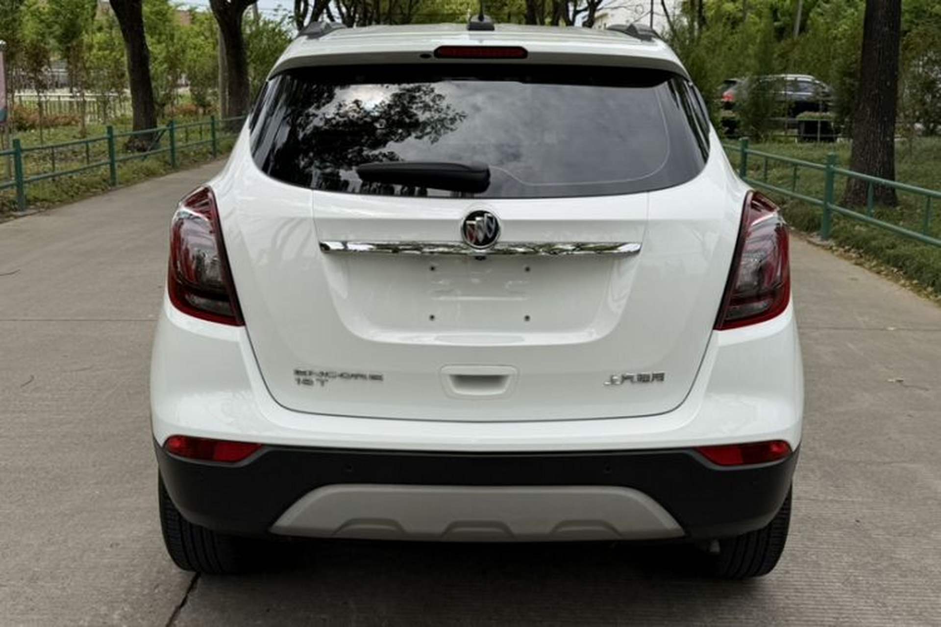 Used Buick Encore 2018 18T Automatic Two-Wheel Drive Urban Elite Model Exterior 3
