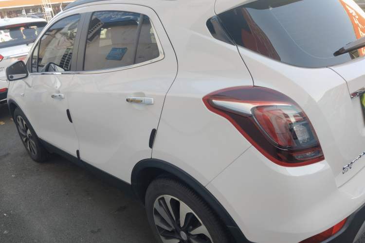 Used Buick Encore 2018 18T Automatic Two-Wheel Drive Urban Elite Model Exterior 3