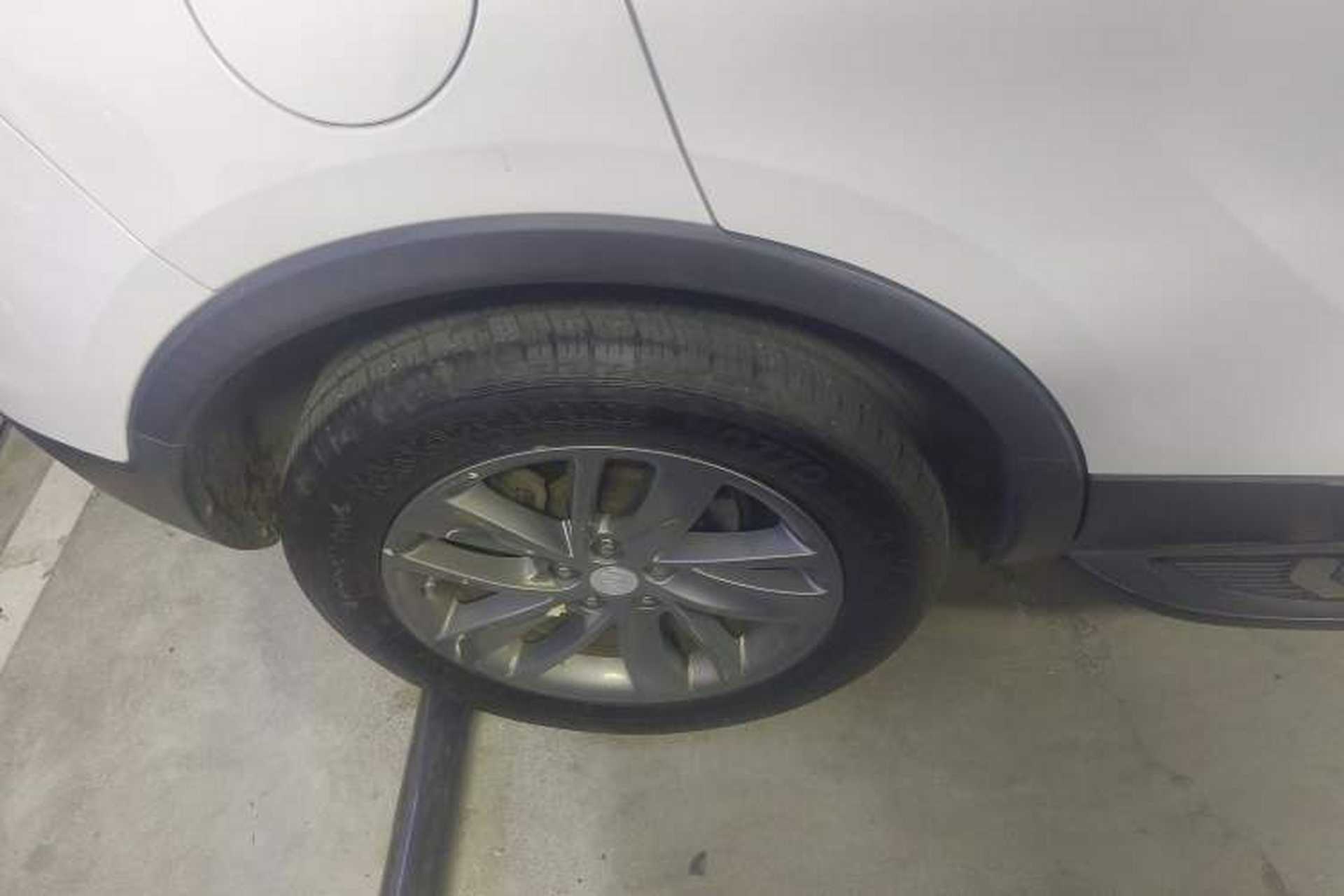 Used Buick Encore 2018 18T Automatic Two-Wheel Drive Urban Fashion Model Exterior 5