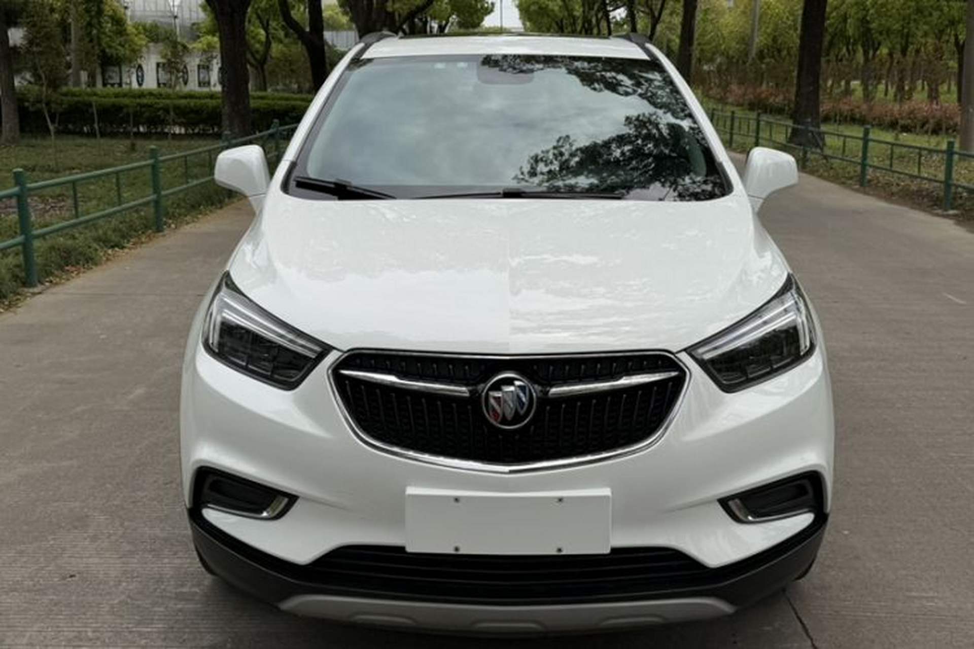Used Buick Encore 2018 18T Automatic Two-Wheel Drive Urban Elite Model Exterior 6
