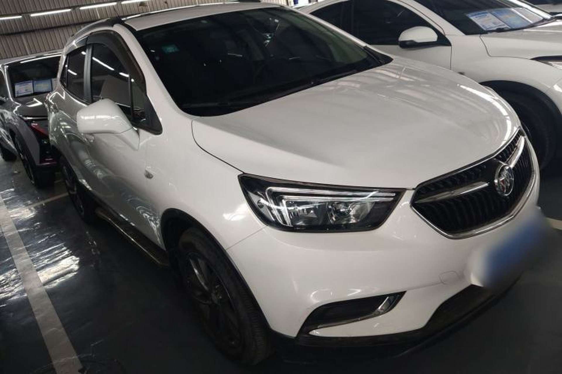 Used Buick Encore 2018 18T Automatic Two-Wheel Drive Urban Leading Model Front Right 45 Deg