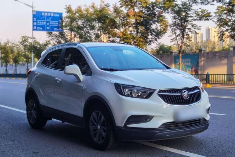 Used Buick Encore 2018 18T Automatic Two-Wheel Drive Urban Leading Model Front Right 45 Deg