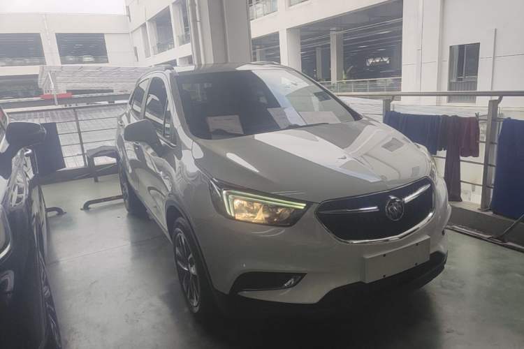 Used Buick Encore 2018 18T Automatic Two-Wheel Drive Urban Leading Model Front Right 45 Deg