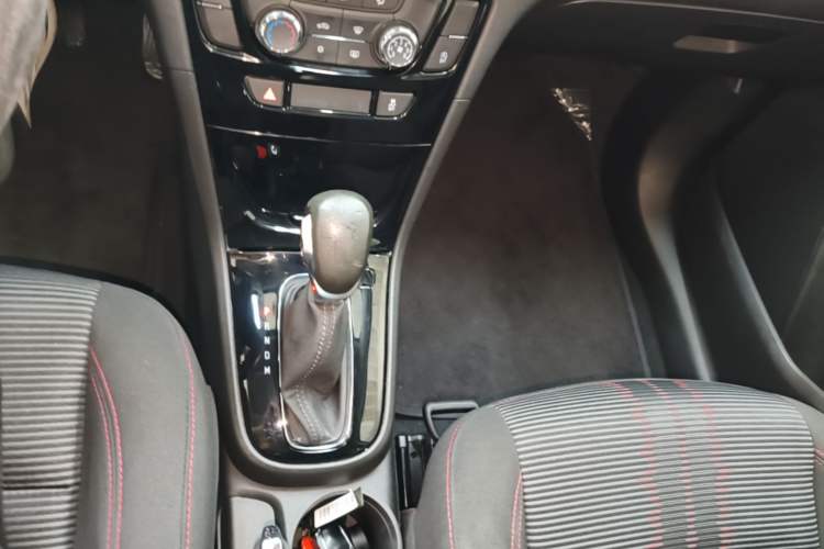 Used Buick Encore 2018 18T Automatic Two-Wheel Drive Urban Fashion Model Gear Lever