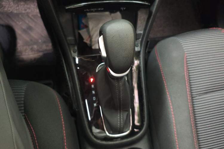 Used Buick Encore 2018 18T Automatic Two-Wheel Drive Urban Leading Model Gear Lever