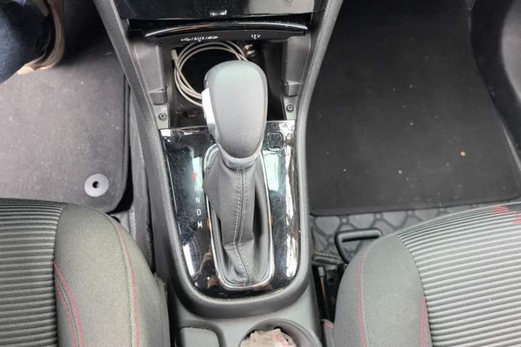 Used Buick Encore 2018 18T Automatic Two-Wheel Drive Urban Leading Model Gear Lever