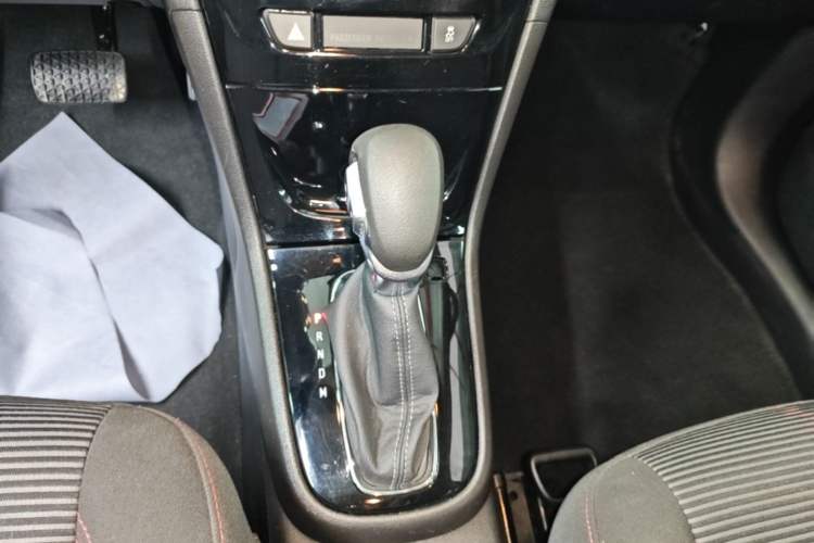 Used Buick Encore 2018 18T Automatic Two-Wheel Drive Urban Leading Model Gear Lever