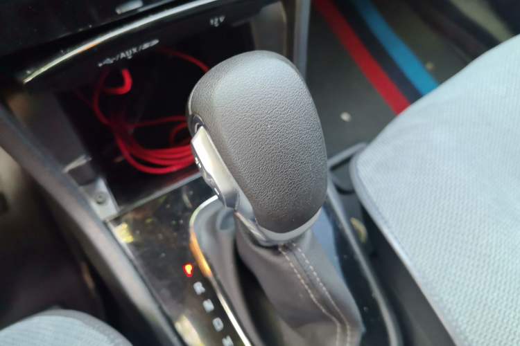 Used Buick Encore 2018 18T Automatic Two-Wheel Drive Urban Fashion Model Gear Lever