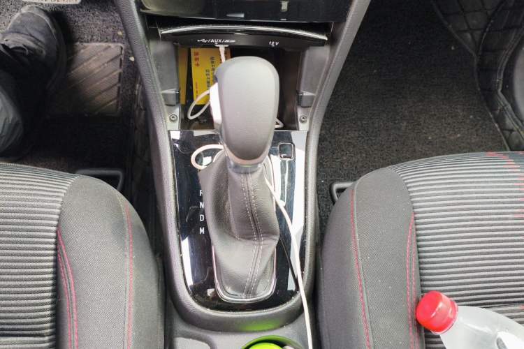 Used Buick Encore 2018 18T Automatic Two-Wheel Drive Urban Leading Model Gear Lever