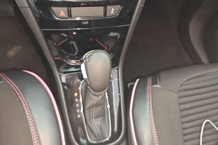 Used Buick Encore 2018 18T Automatic Two-Wheel Drive Urban Leading Model Gear Lever