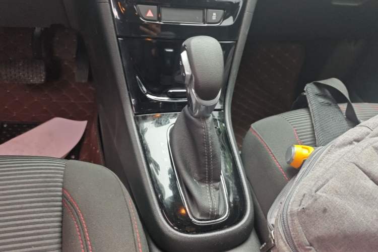 Used Buick Encore 2018 18T Automatic Two-Wheel Drive Urban Leading Model Gear Lever