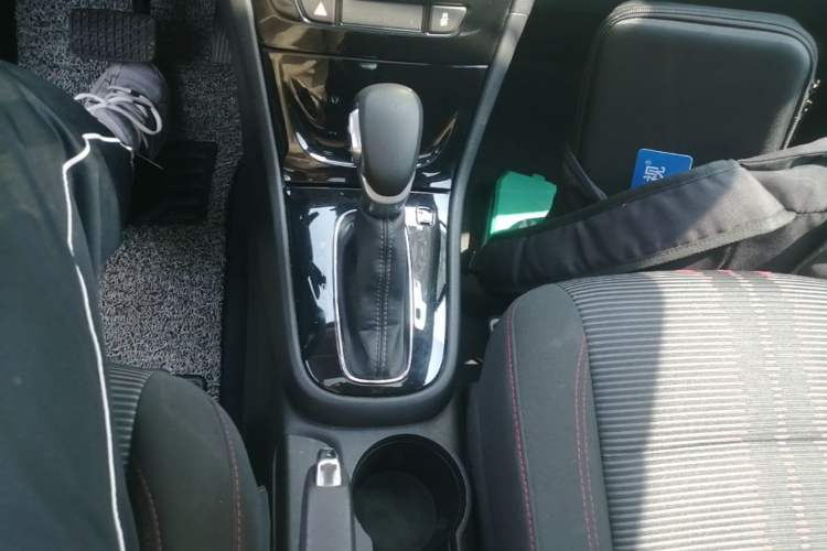 Used Buick Encore 2018 18T Automatic Two-Wheel Drive Urban Leading Model Gear Lever