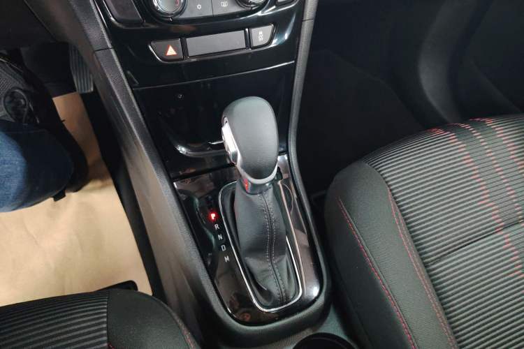 Used Buick Encore 2018 18T Automatic Two-Wheel Drive Urban Leading Model Gear Lever