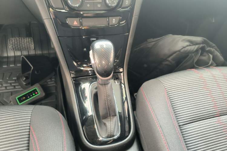 Used Buick Encore 2018 18T Automatic Two-Wheel Drive Urban Leading Model Gear Lever