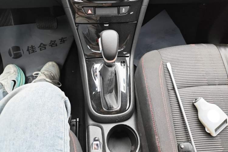 Used Buick Encore 2018 18T Automatic Two-Wheel Drive Urban Leading Model Gear Lever