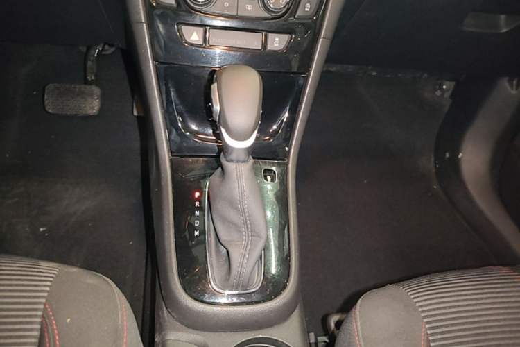 Used Buick Encore 2018 18T Automatic Two-Wheel Drive Urban Leading Model Gear Lever