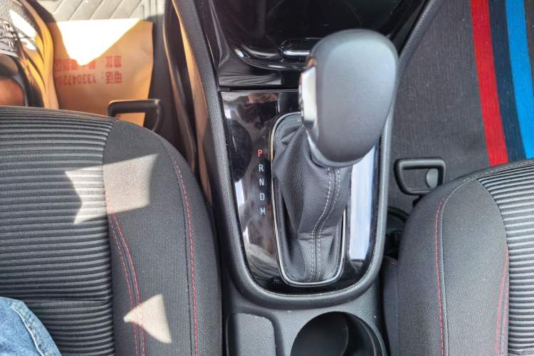 Used Buick Encore 2018 18T Automatic Two-Wheel Drive Urban Leading Model Gear Lever
